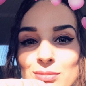 Meet your Posher, Anjeza